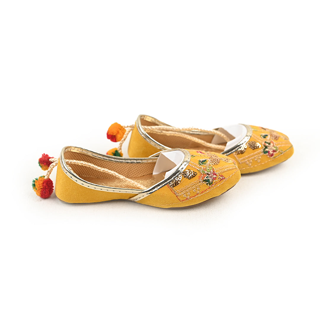 Style 2 Yellow Khussa