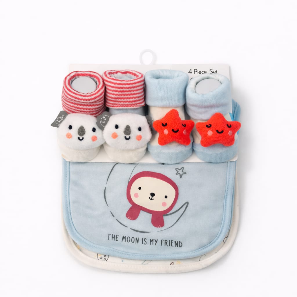 Red Star 4 Piece Bib & Socks Gift Set