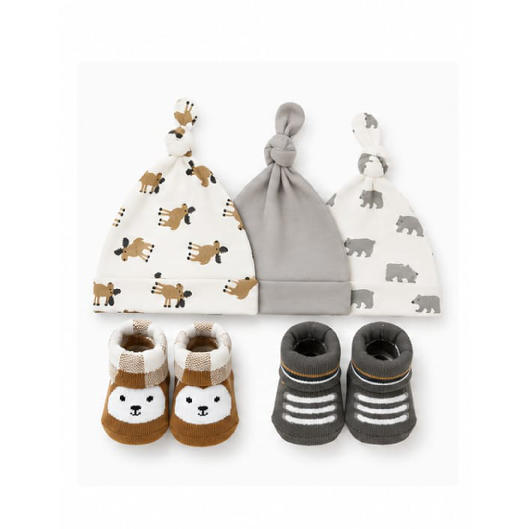 Moose 5 Piece Cap And Socks Gift Set