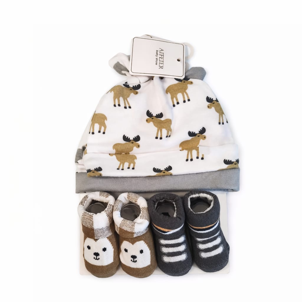 Moose 5 Piece Cap And Socks Gift Set